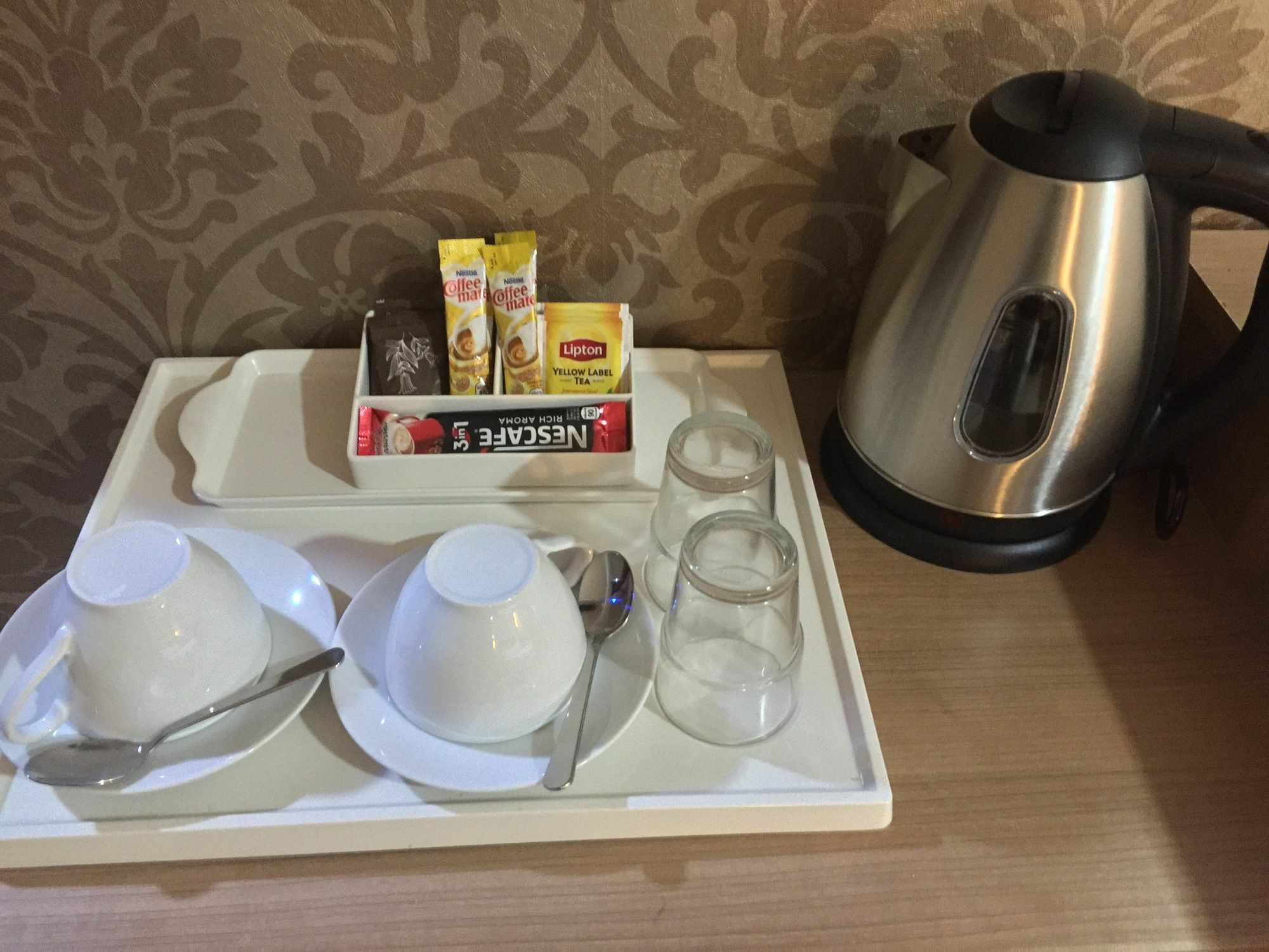 Harrys Suite Hotel Bangkok Buitenkant foto